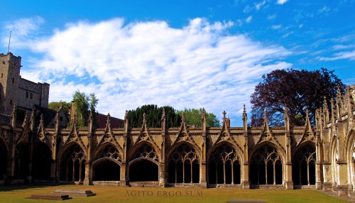Canterbury Katedrali (İç Avlu)