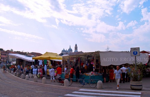 Prato della Valle pazarı